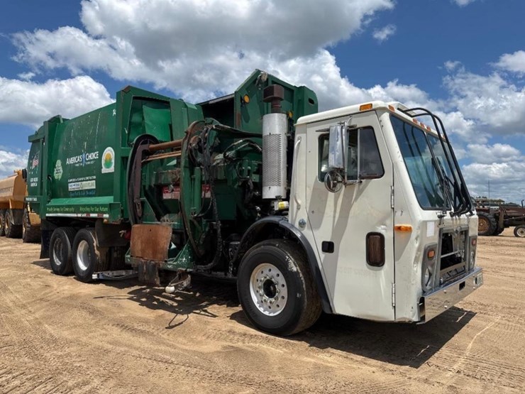 2015-mack-leu633-image-4