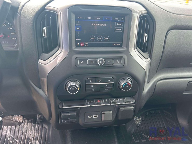 2021-chevrolet-silverado-1500-image-15
