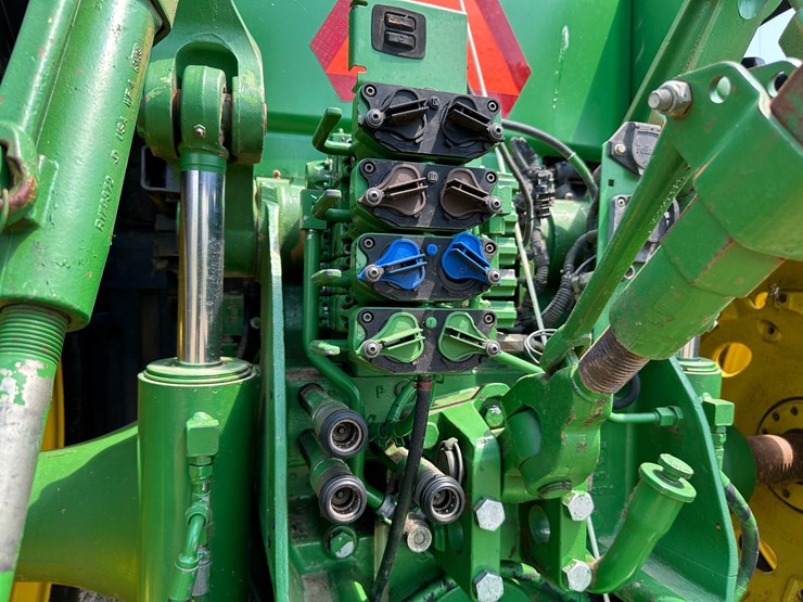 2014-john-deere-8285r-image-20