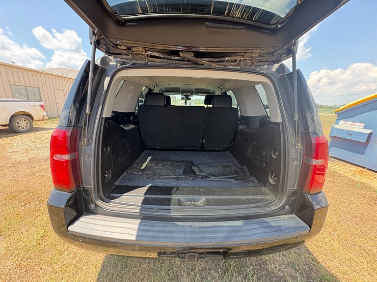 2017-chevrolet-tahoe-image-15