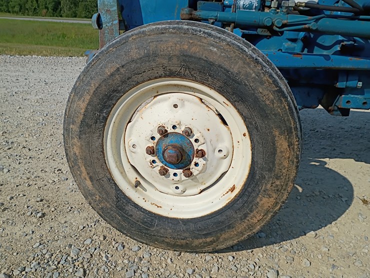 ford-tractor-image-40
