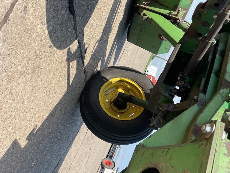 john-deere-3020-image-44