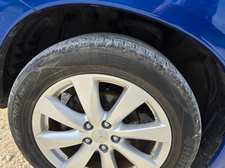 2015-mitsubishi-outlander-image-79