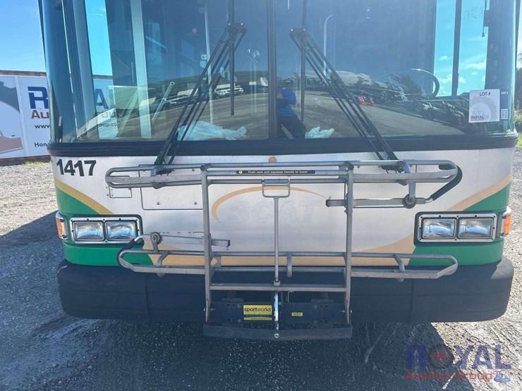 2014-gillig-low-floor-image-27