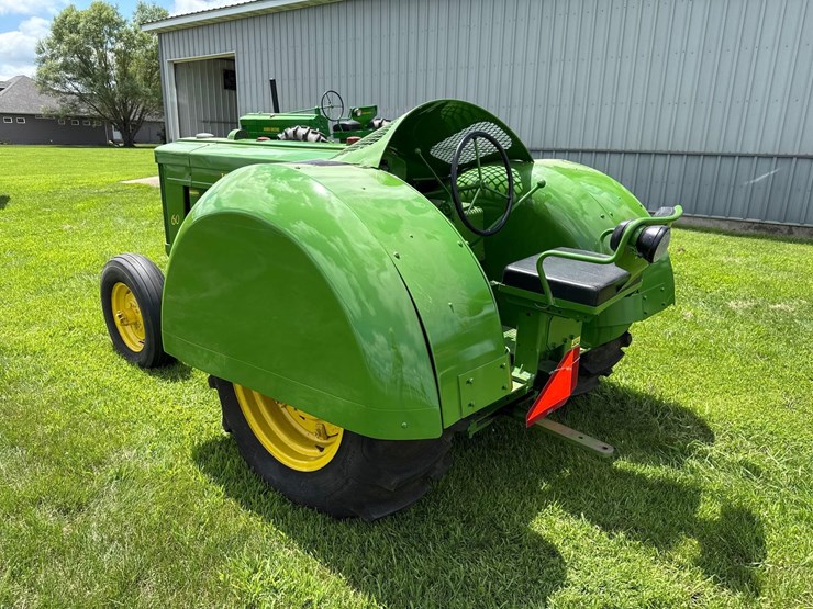 1956-john-deere-60-image-3