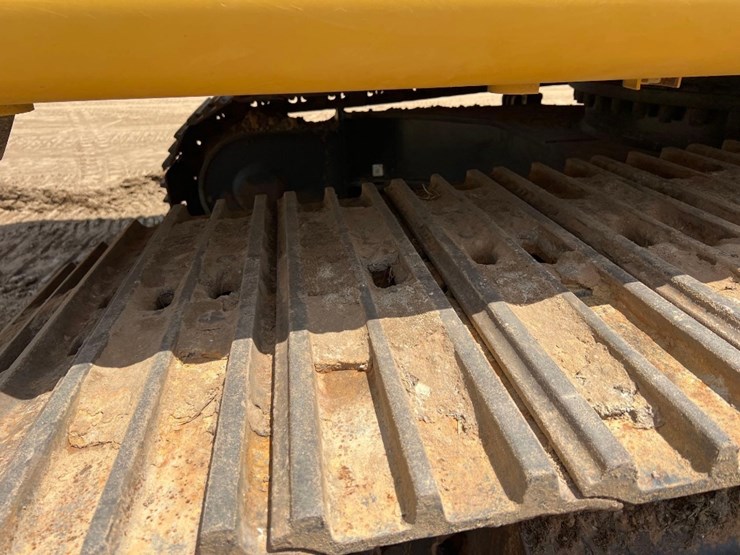 2020-caterpillar-336-image-26