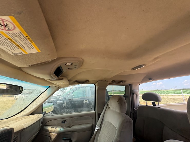 2002-chevrolet-1500-image-33