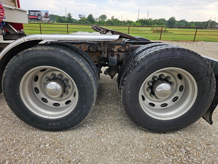 2003-peterbilt-379-image-85