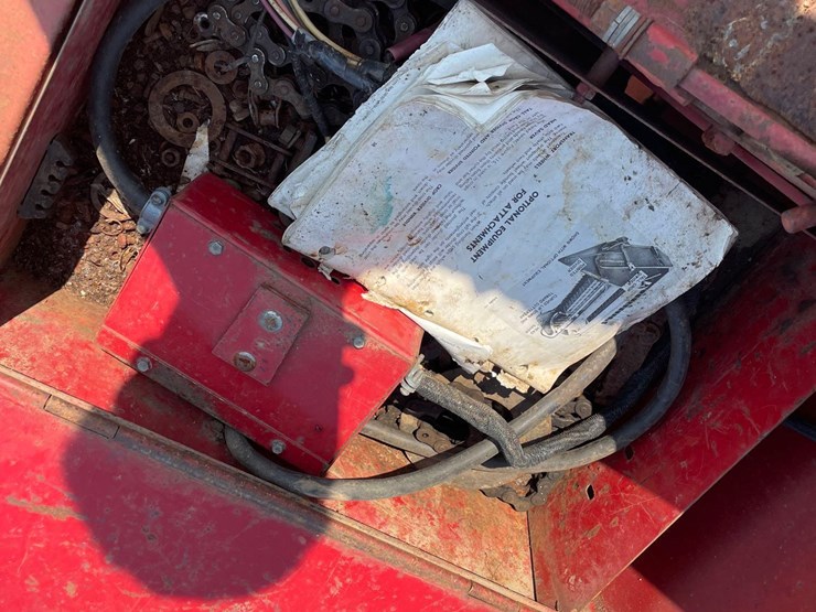 new-holland-890-image-36