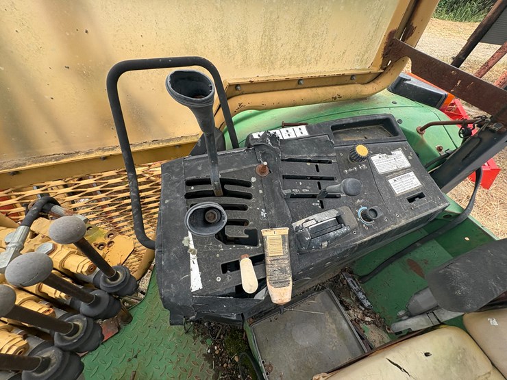 2000-john-deere-6310-image-47