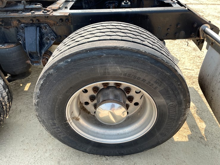 2016-kenworth-t680-image-18