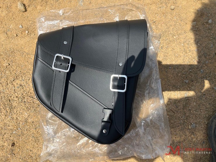 motorcycle-leather-saddle-bag-image-1