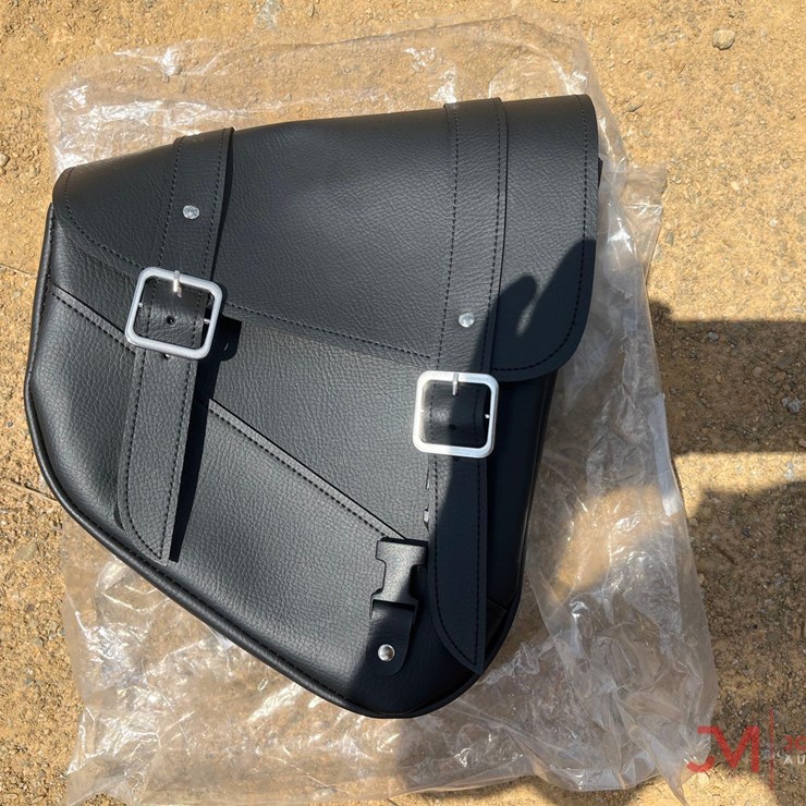 MOTORCYCLE LEATHER SADDLE BAG