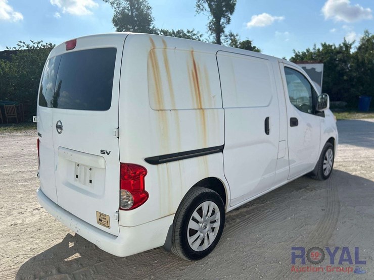 2016-nissan-nv200-image-3