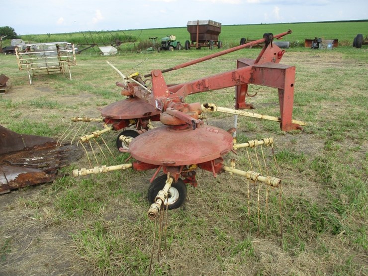 ford-tractor-image-3