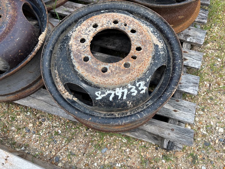 #79733-•-qty-4,-17-inch,-8lug-tires-and-rims-image-4