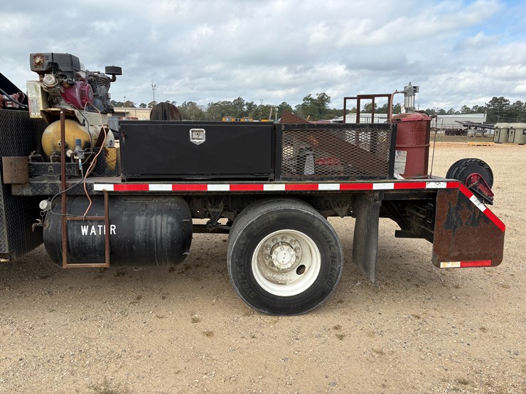 2005-international-durastar-4200-image-10