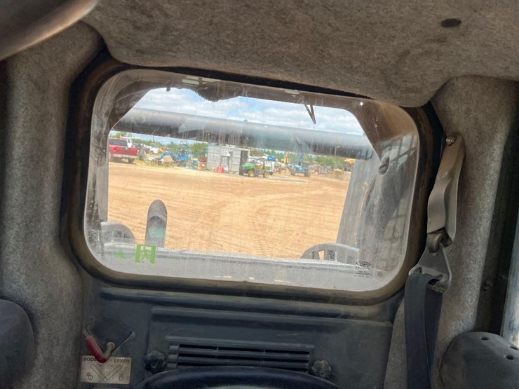 2012-deere-333d-image-30