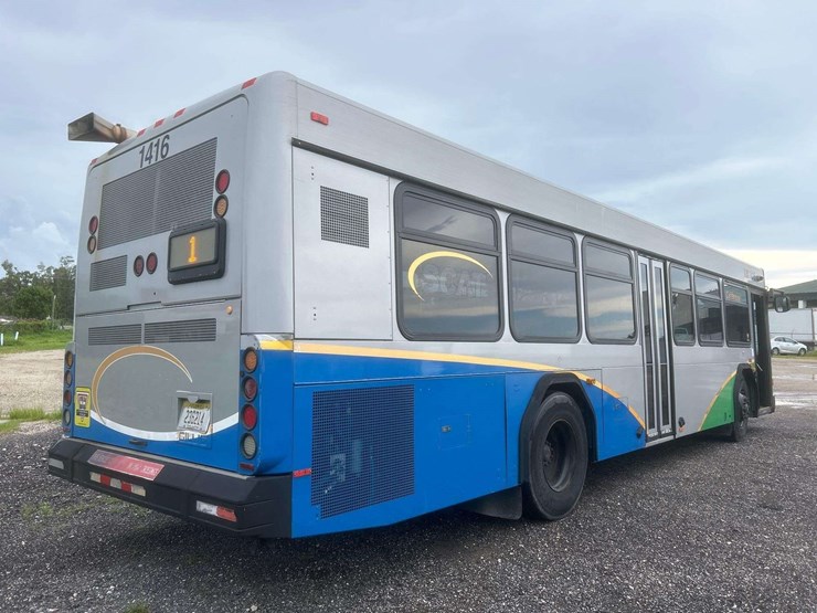 2014-gillig-low-floor-image-3