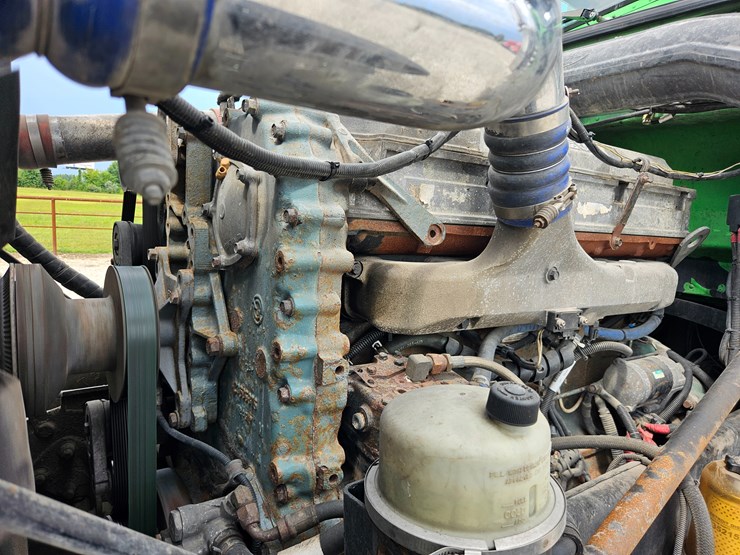 2015-peterbilt-389-image-45