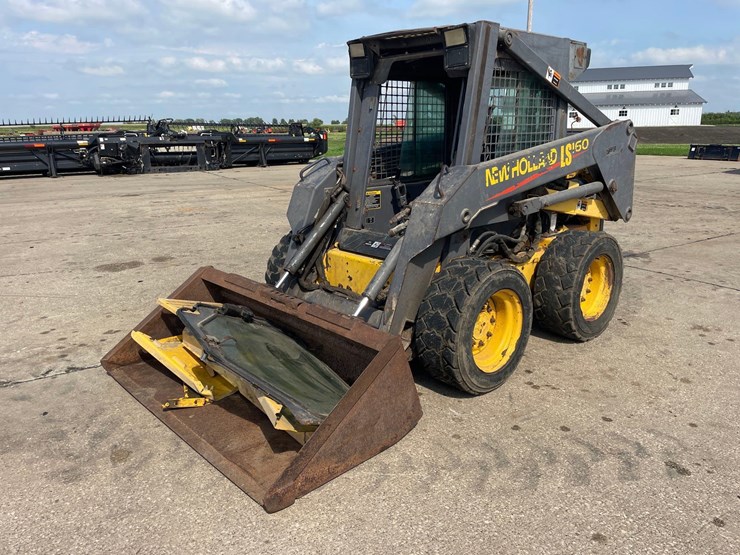 new-holland-l160-image-1