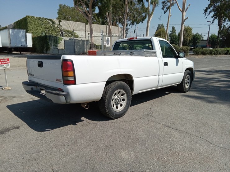gmc-sierra-image-4