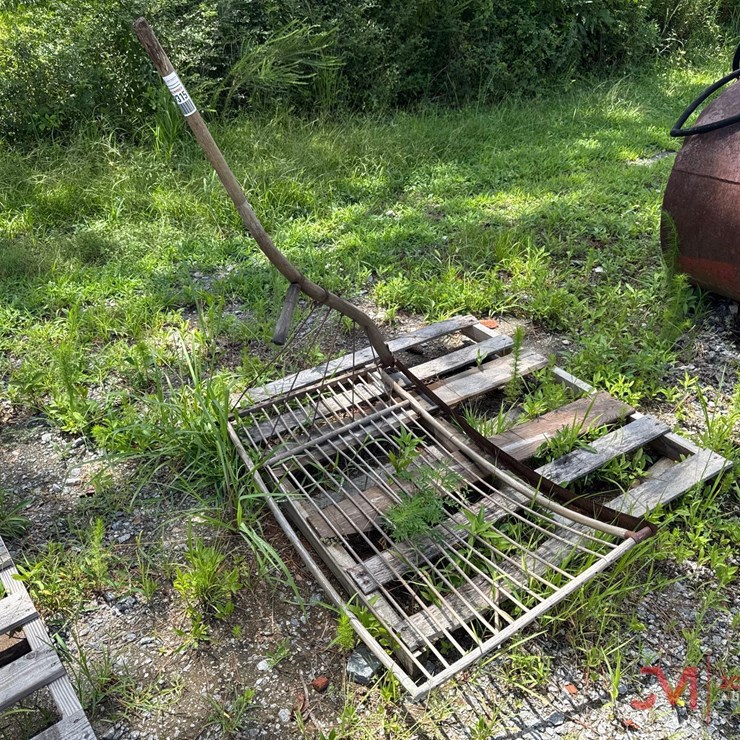 ROW CULTIVATOR