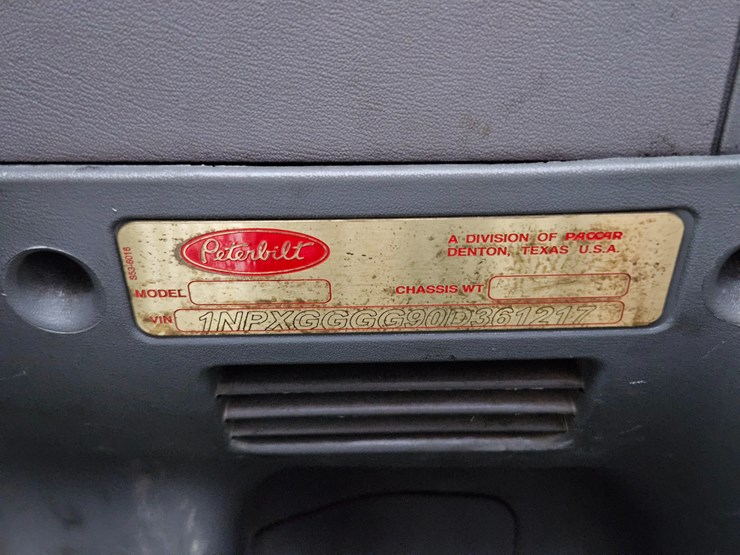 2015-peterbilt-389-image-78