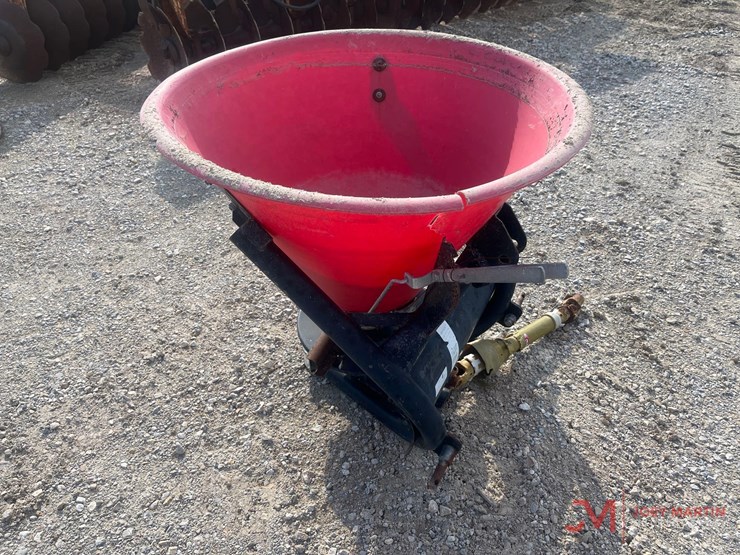 350-lb-capacity-fertilizer-spreader-and-seeder-image-5