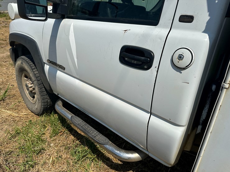 2002-chevrolet-2500-image-30