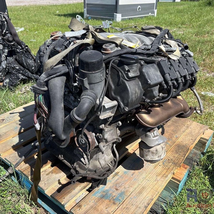 2002 Mercedes S500 Engine