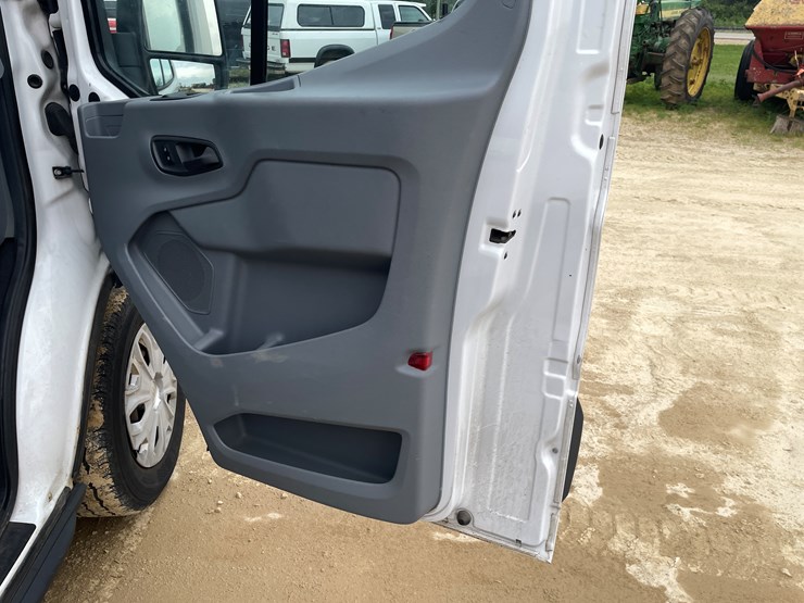 2015-ford-transit-image-47