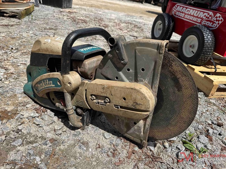 makita-dpc7311-concrete-saw-image-1