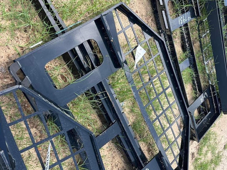 unused-future-skid-steer-pallet-forks-image-2