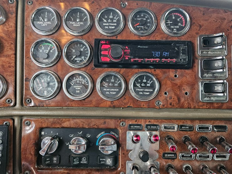2003-peterbilt-379-image-69
