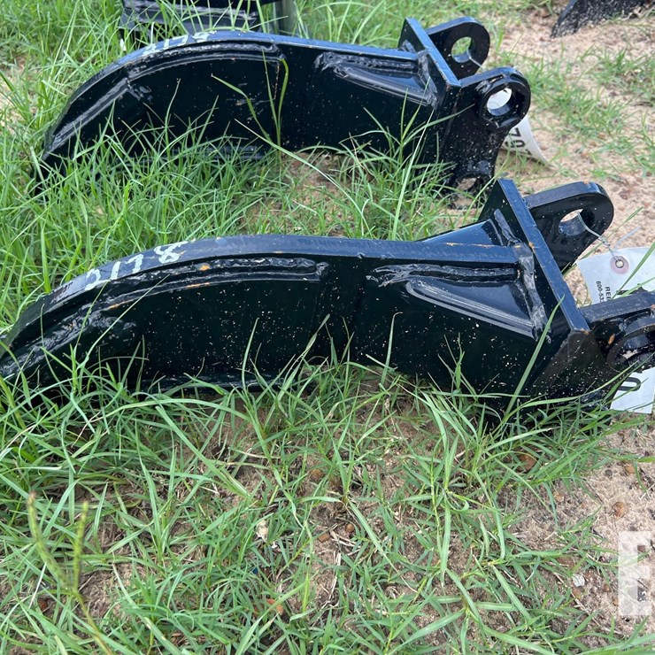 UNUSED FUTURE MINI EXCAVATOR RIPPER