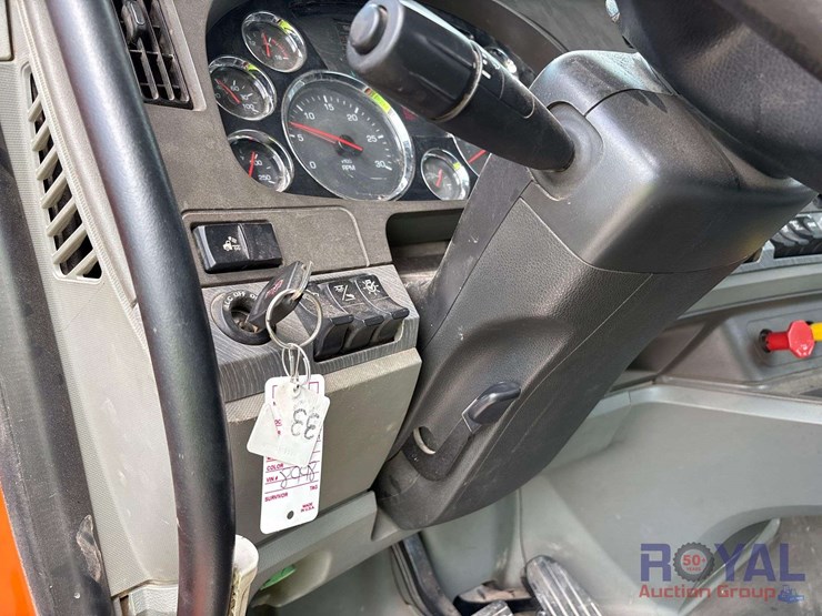 2019-kenworth-t880-image-12
