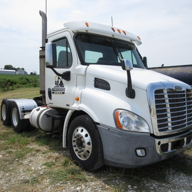 2012 FREIGHTLINER CASCADIA 113