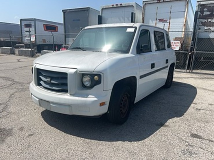 lot#--2014-mblt-mv-1-handicap-van-image-2