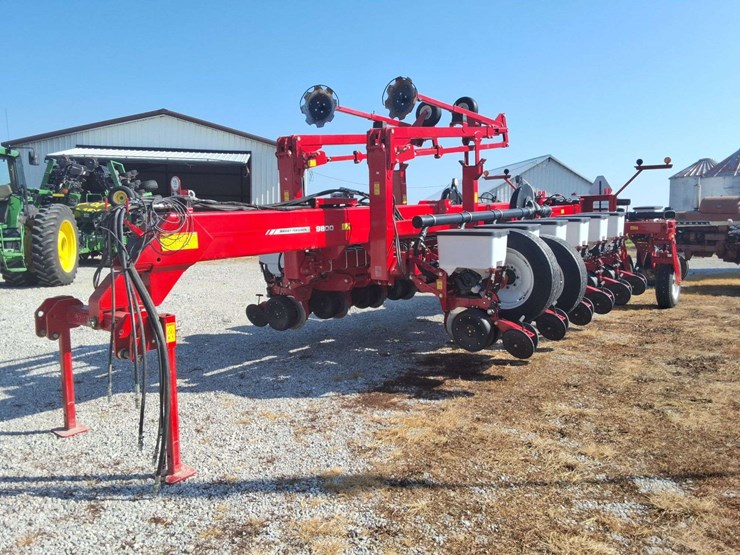 2014-massey-ferguson-9800-image-2