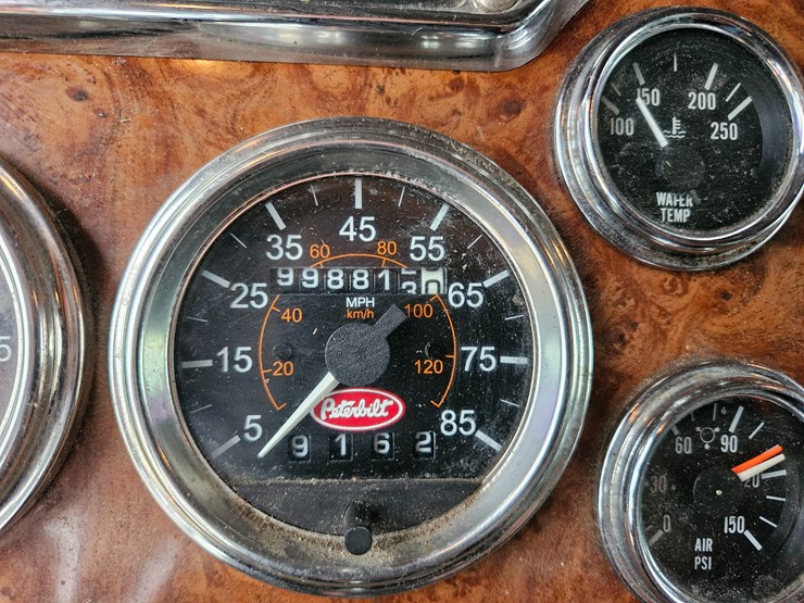 2003-peterbilt-379-image-71