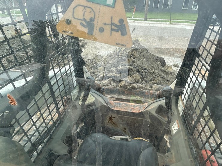 2016-bobcat-t750-image-7
