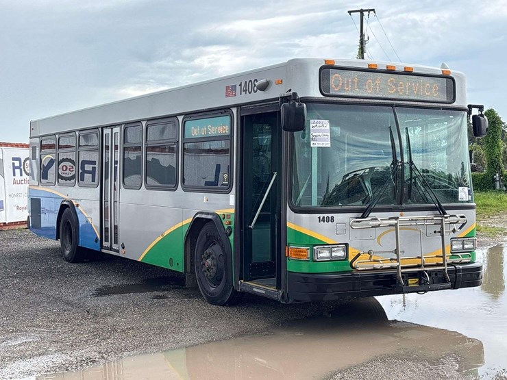 2014-gillig-low-floor-image-2