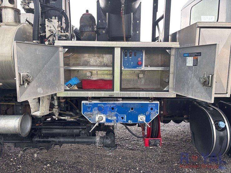 2016-kenworth-t880-image-30