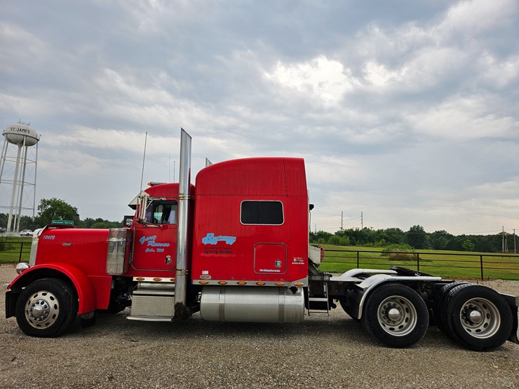2003-peterbilt-379-image-10