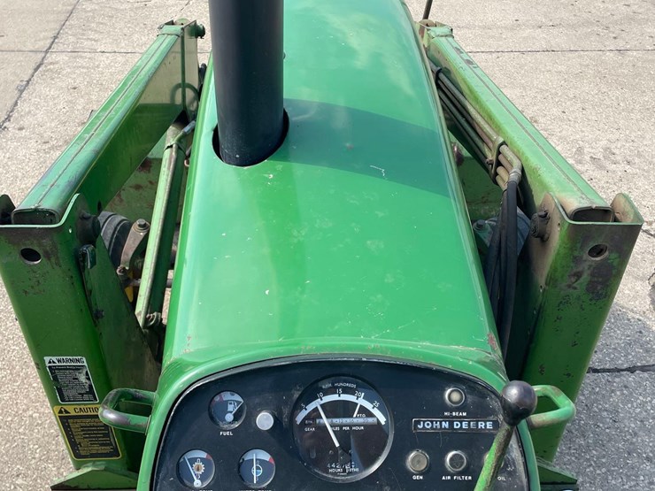 john-deere-3020-image-36