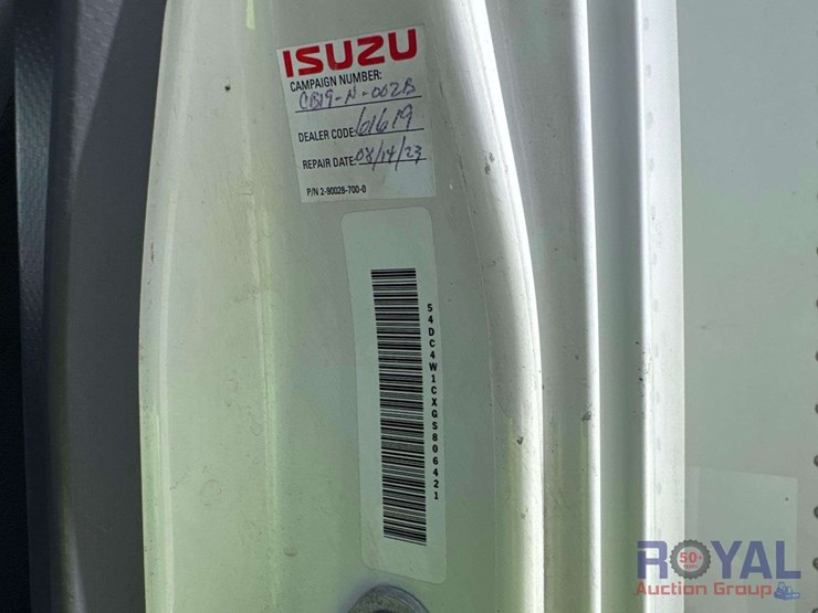 2016-isuzu-npr-image-7