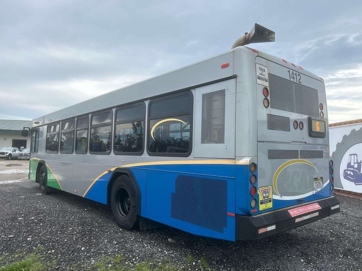 2014-gillig-low-floor-image-4
