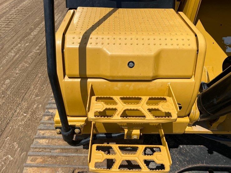 2020-caterpillar-336-image-17