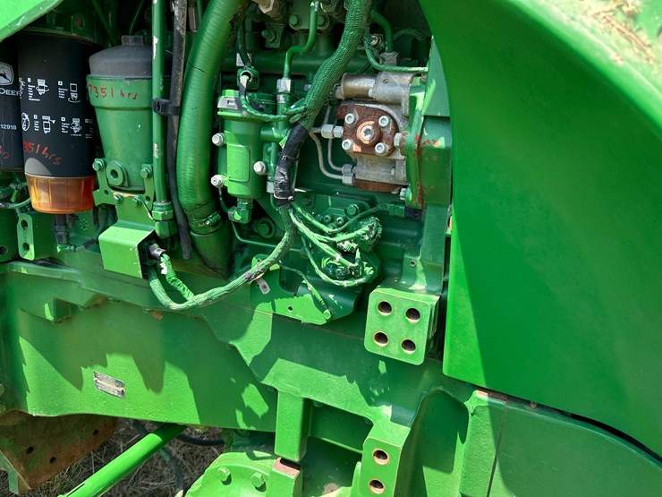 2014-john-deere-8285r-image-51